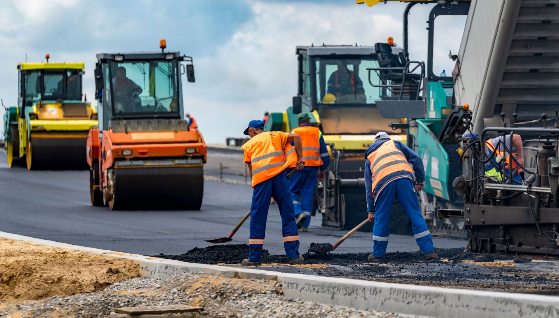 Reliable asphalt construction services in Phoenix, AZ for various projects.